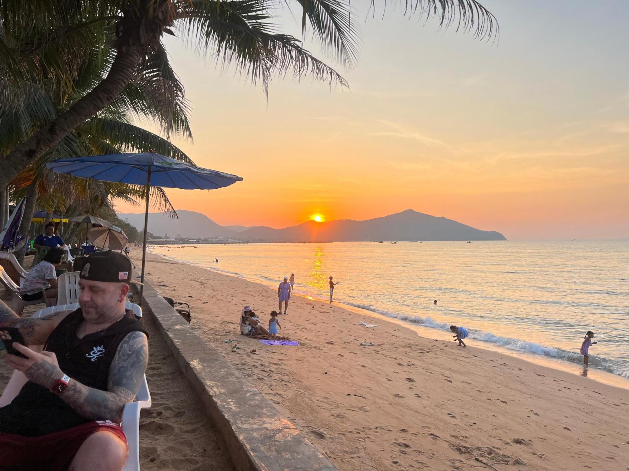 Bangsaray Beach Resort Bang Sare Buitenkant foto